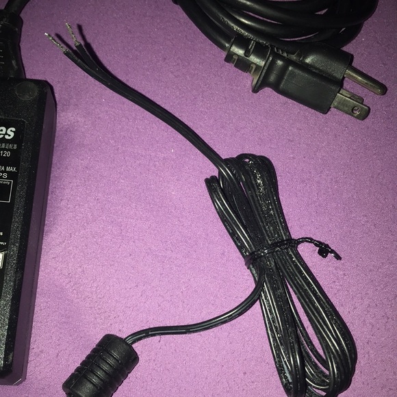New AC Adapter Model ATS050-P120 12volt 3.3Amp AQualities Power adapter - Picture 3 of 6